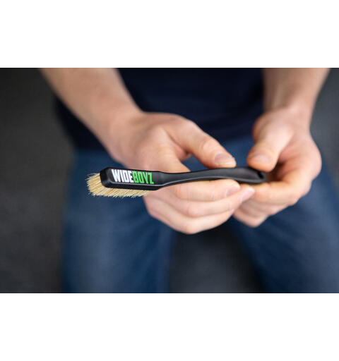 WB Climbing Brush Black