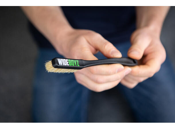 WB Climbing Brush Black 